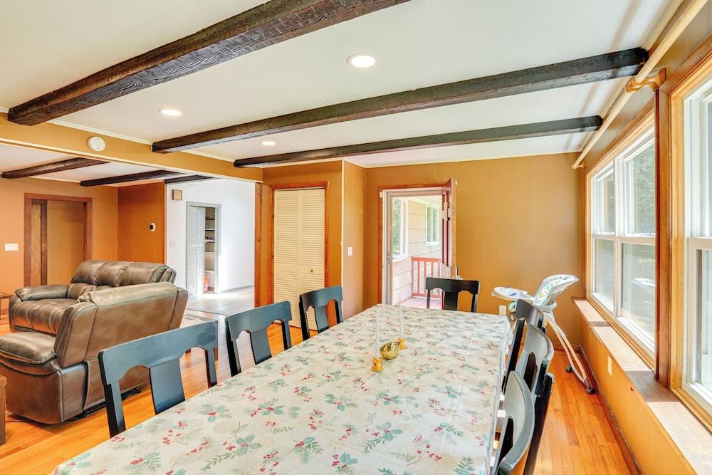 Berkshire Hideaway w/ Fire Pit & Playground!