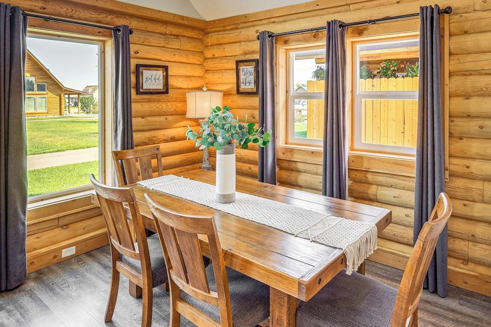 Mountain-view Red Lodge Home - 10 Mi to Skiing!