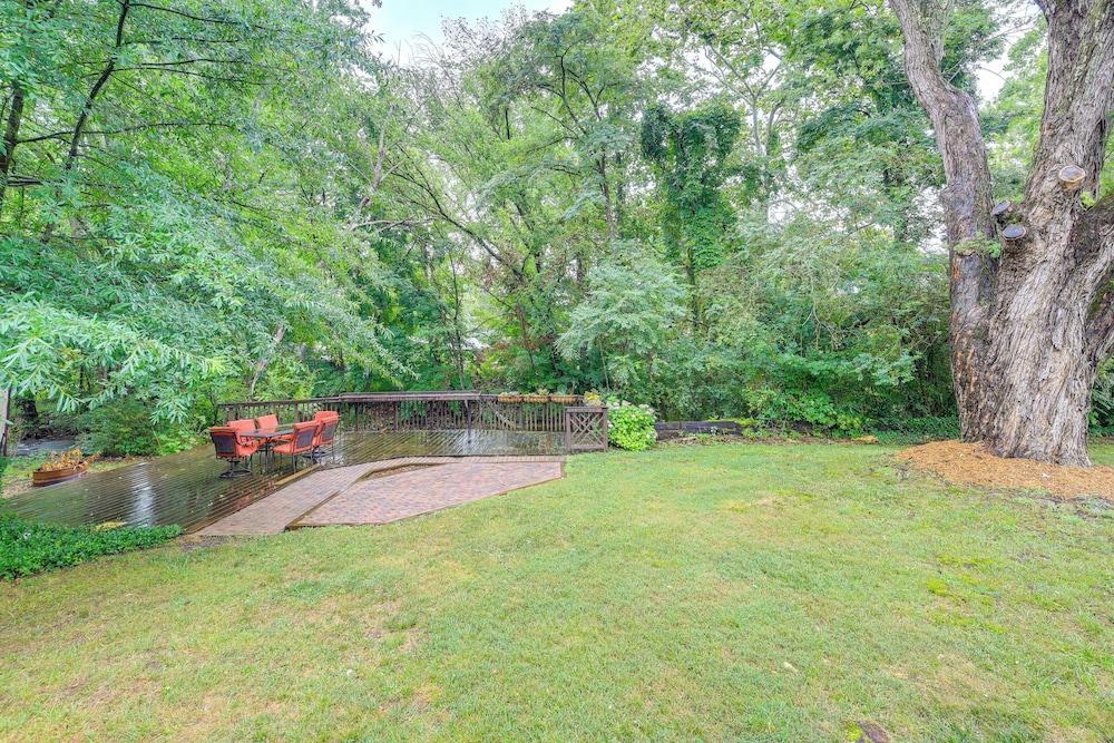 Charming Damascus Retreat w/ Deck & Creek Views!