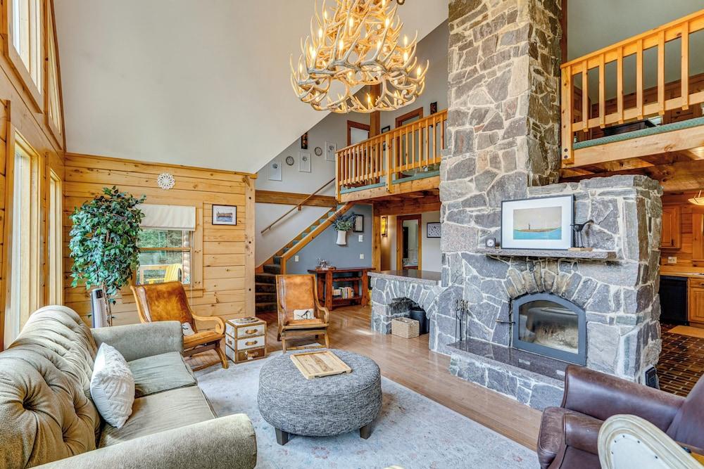 Spacious Wilmington Cabin: Walk to Lake