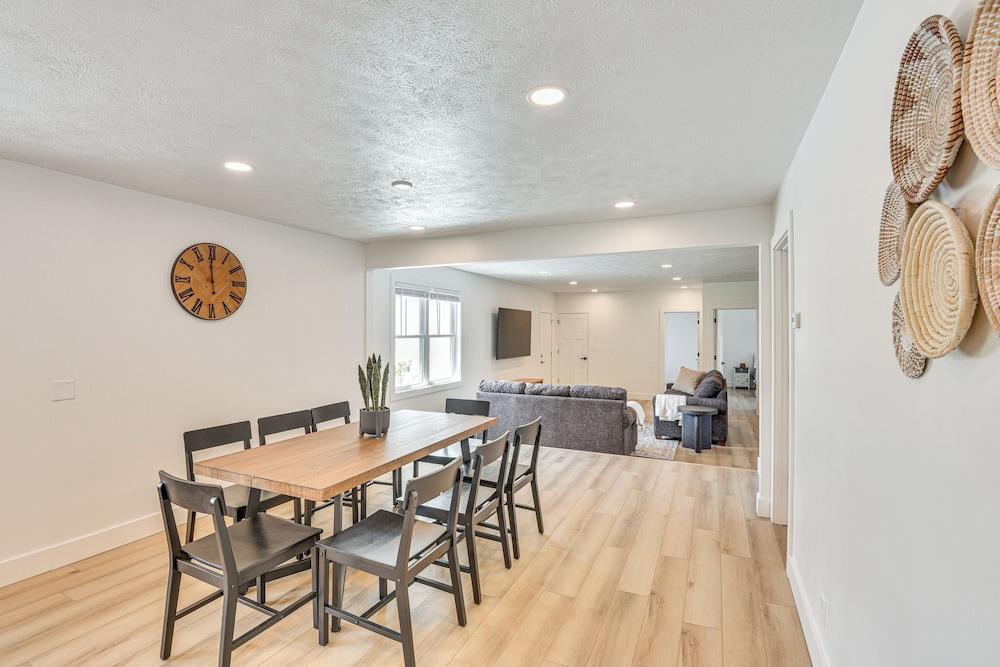 Charming Middlebury Retreat w/ Patio & Fire Pit