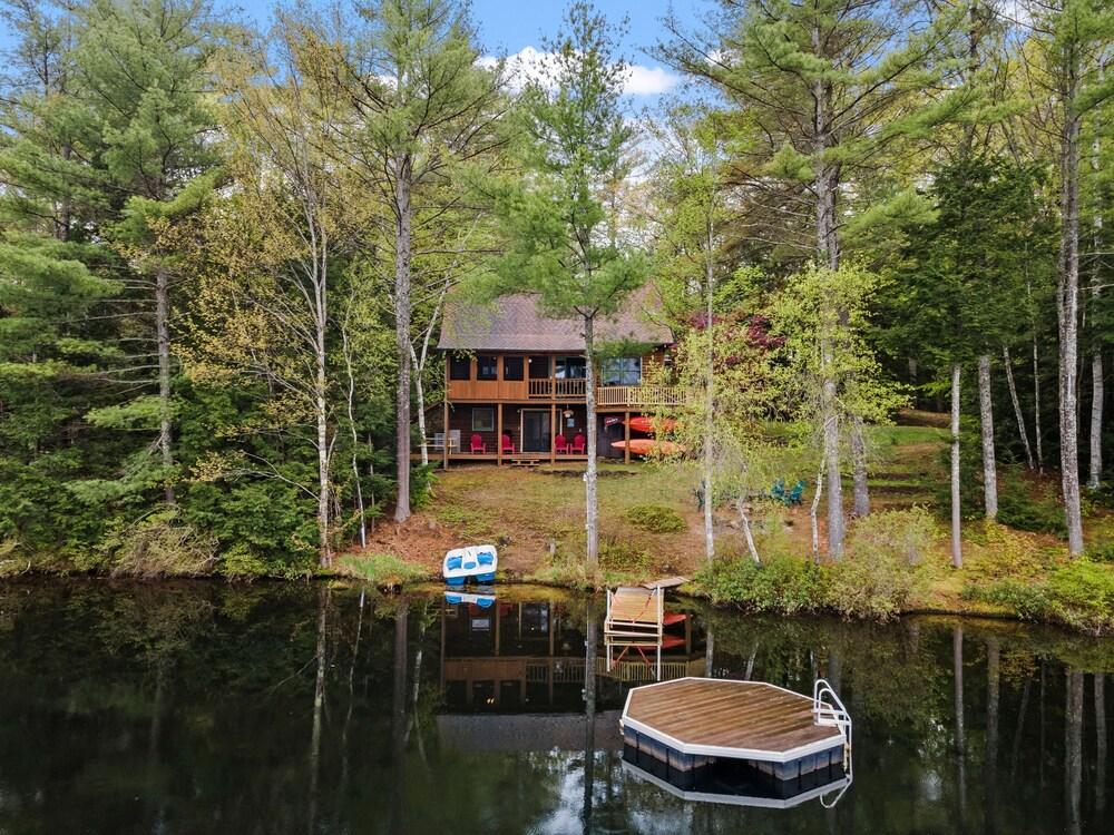 Private Lakefront - Luxury Log House