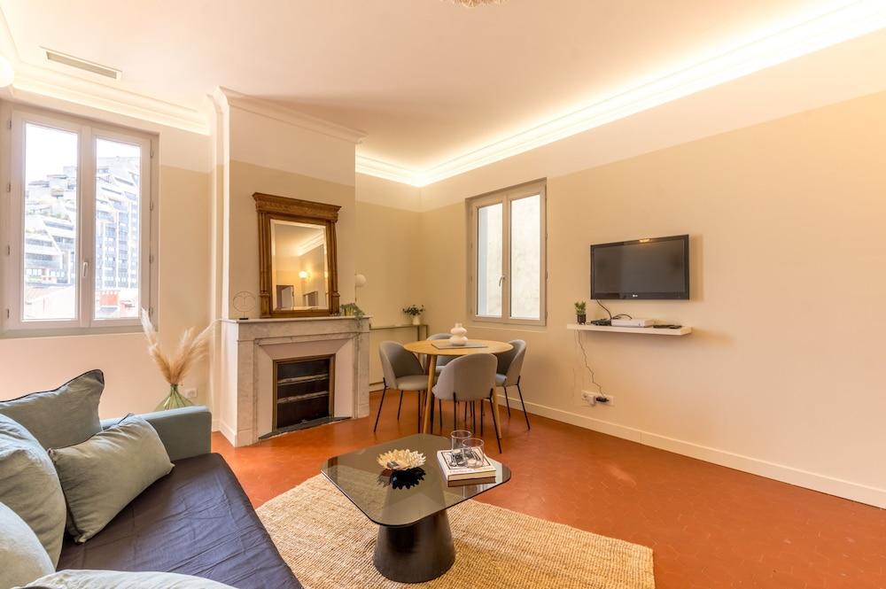 Suite Com die - Premi re Conciergerie