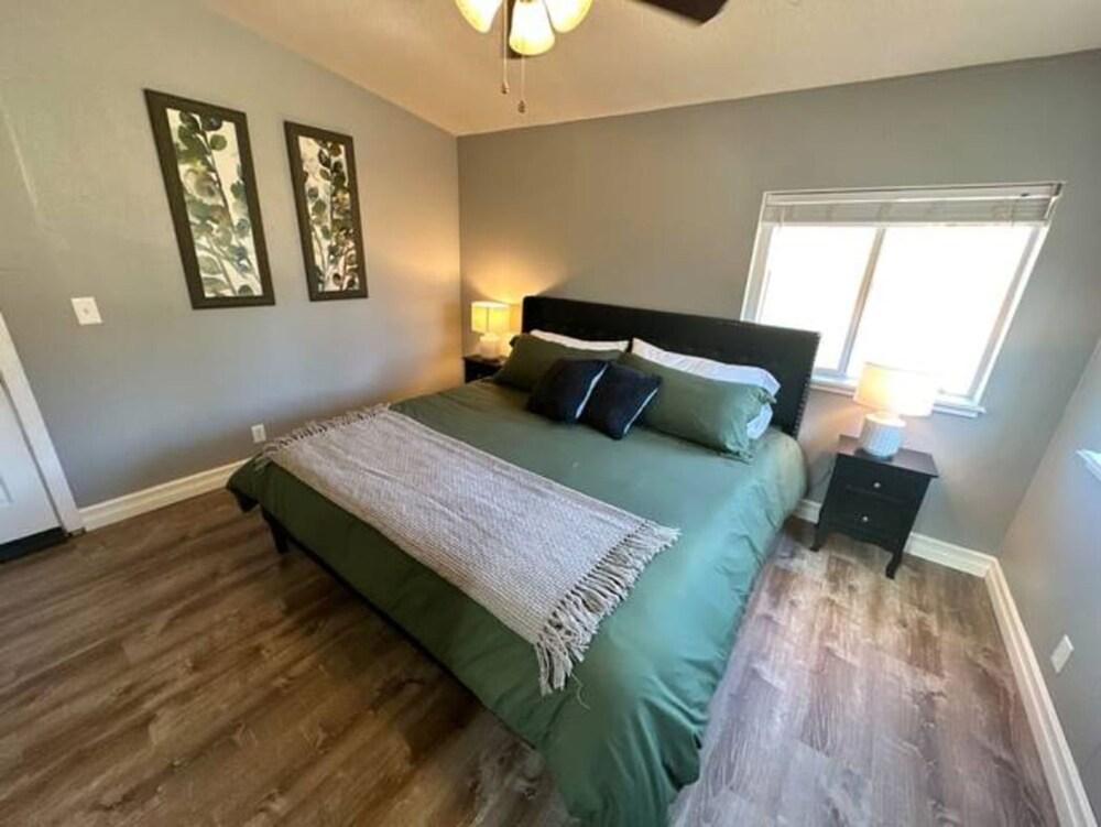 Enchanting Getaway Farmhouse and Tiny House Duo