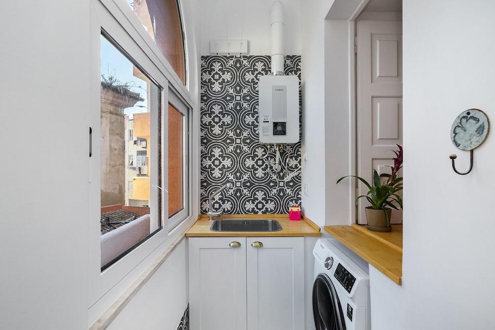 Premium Alfama 2-Br Great For Remote Workers & Digital Nomads