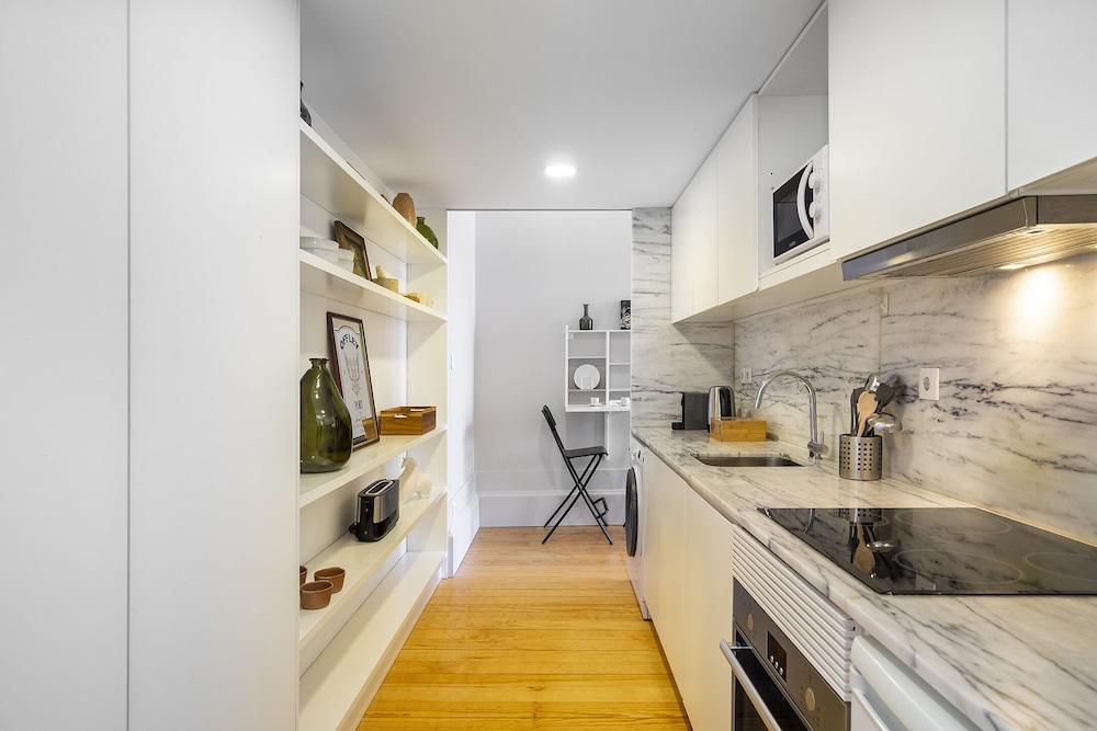 Central 1-Bed W/ Top View Perfect To Explore Porto