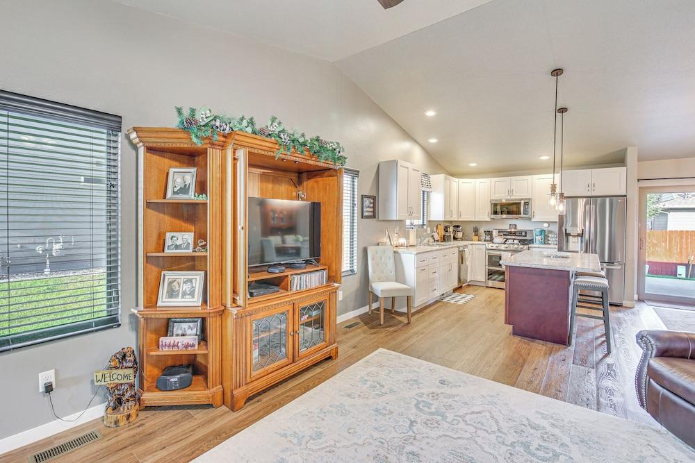 Rapid City Duplex: 26 Mi to Mount Rushmore!