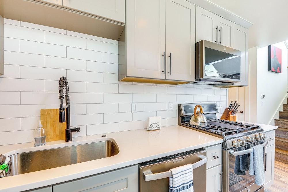 1 Mi to Lake: Upscale Condo in Whitefish Resort