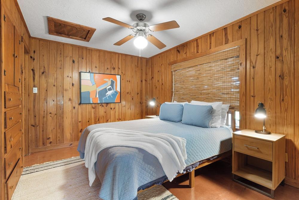 Waterlily Serenity - 2 Bedroom-Creekside