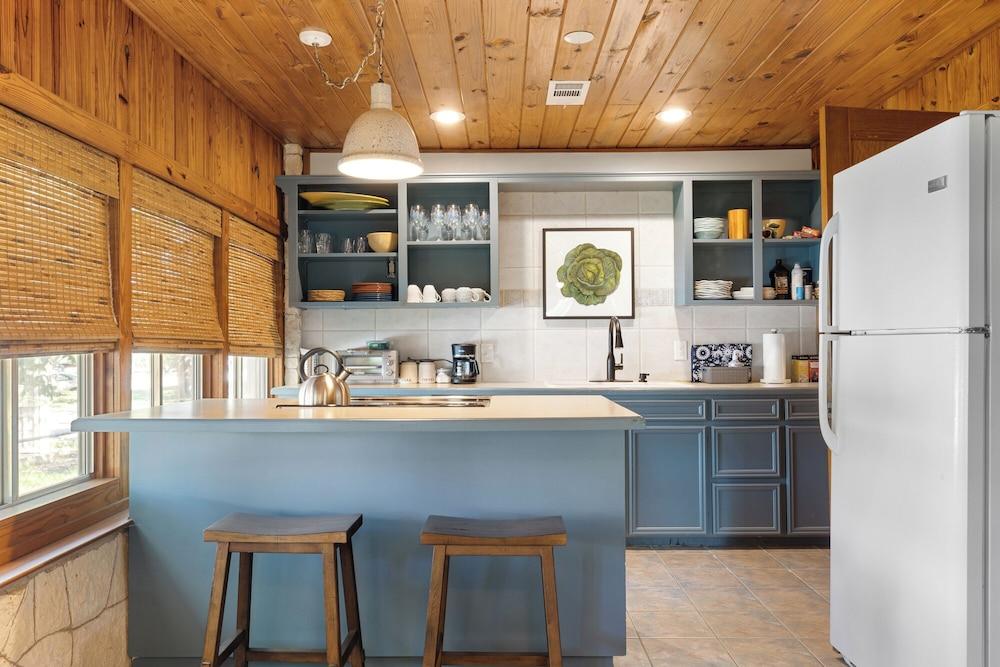 Waterlily Serenity - 2 Bedroom-Creekside