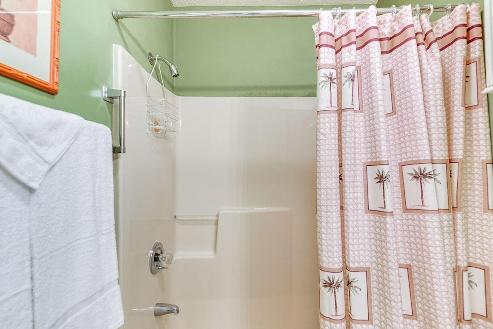 Little River Condo w/ Pool Access: 5 Mi to Beach