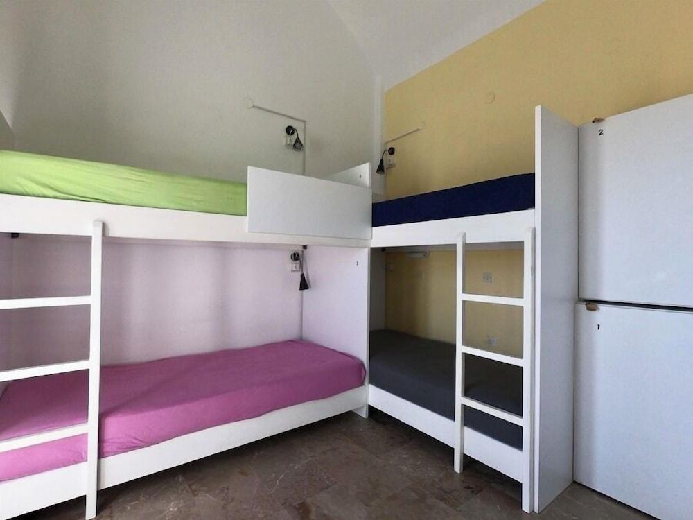 Fira Backpackers Place