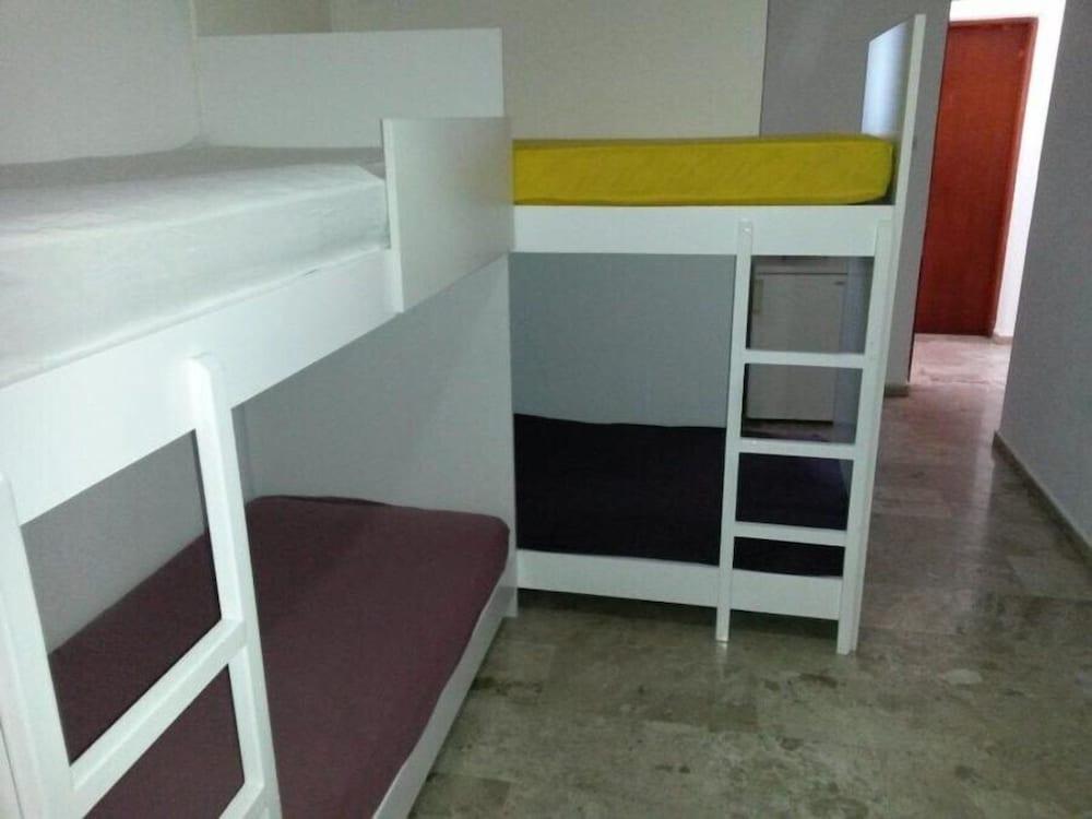 Fira Backpackers Place