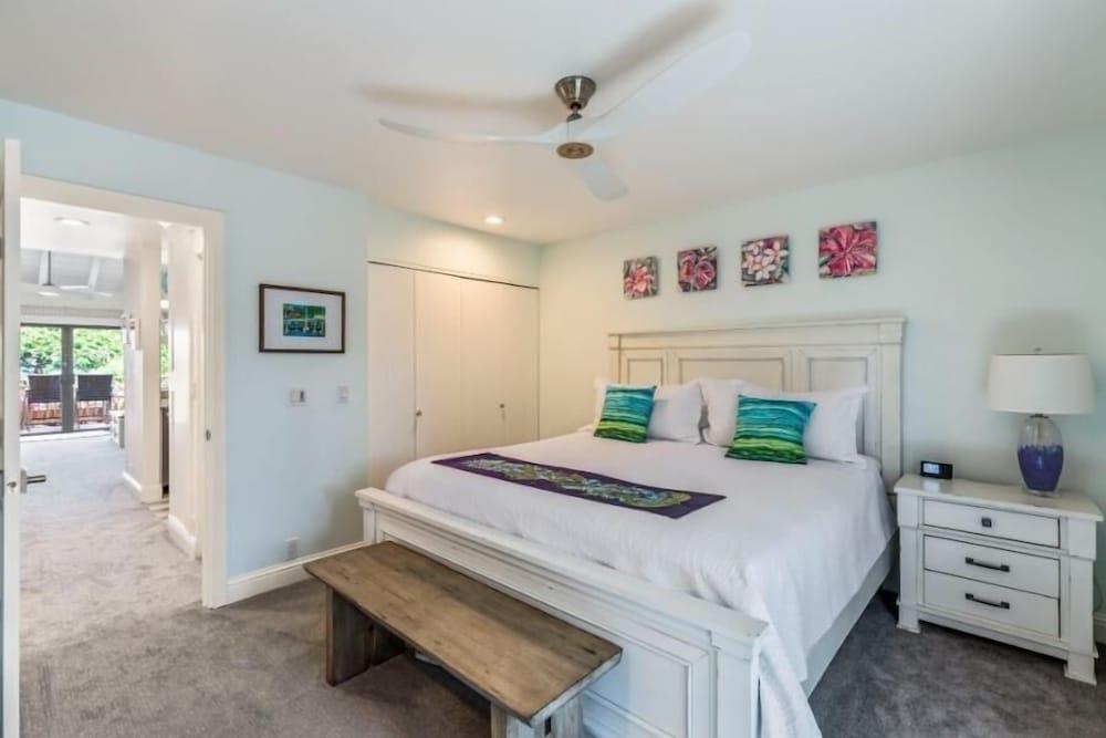 Maui Kamaole, #i215 2 Bedroom Condo by RedAwning