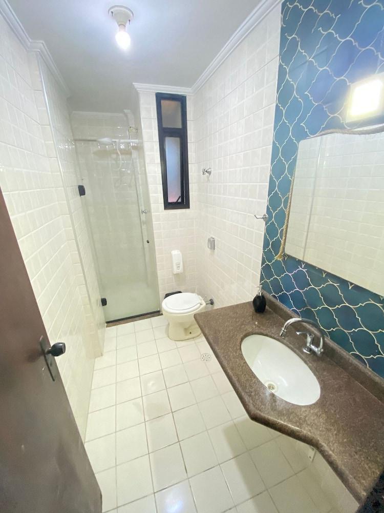 Pé Na Areia Praia da Guilhermina III