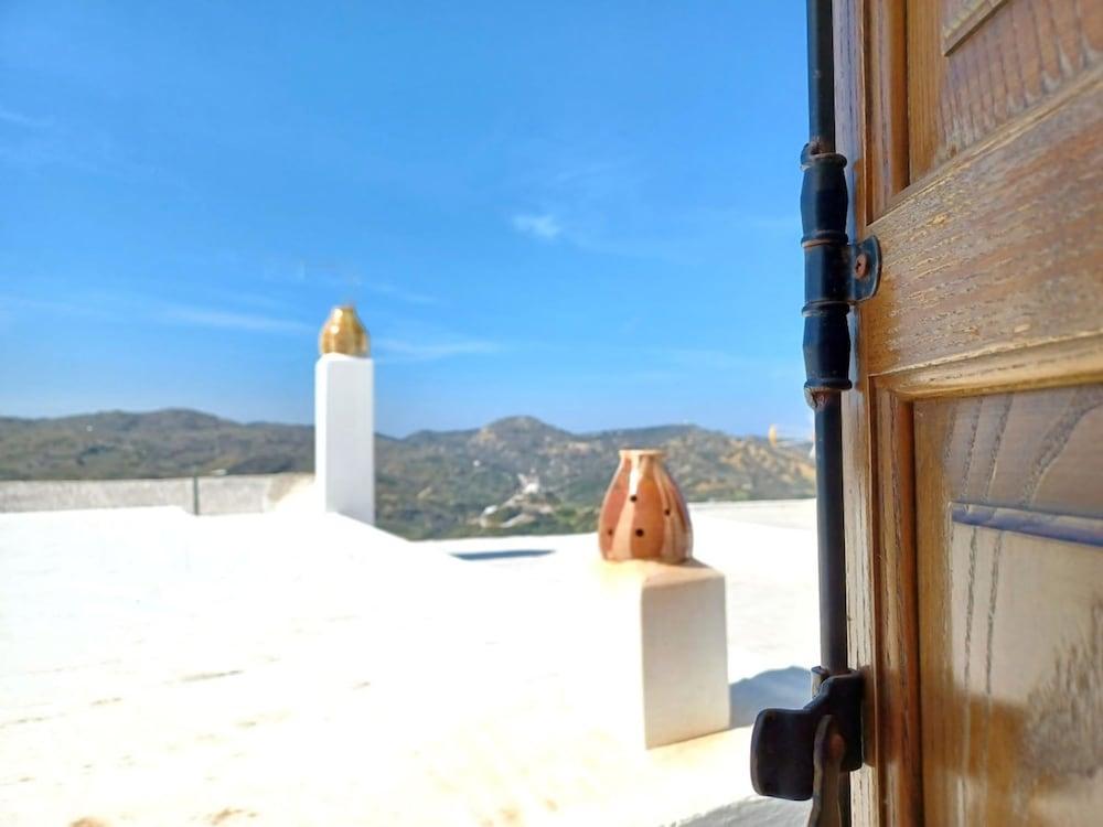 Skyros BnB Little Horse in Skyros Town