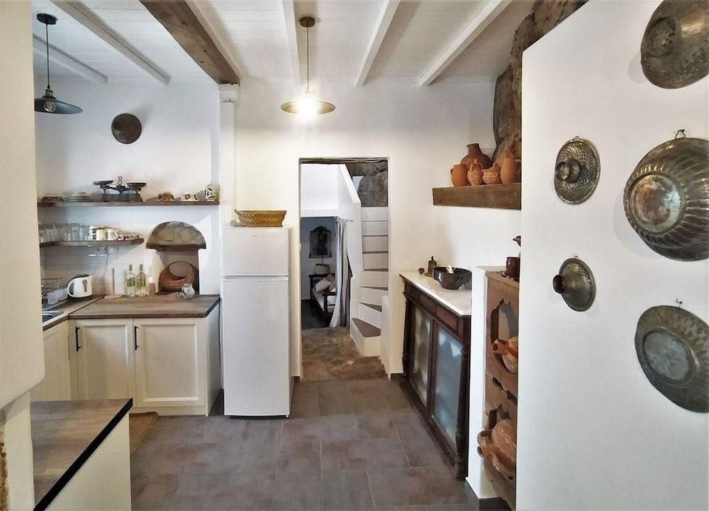 Skyros BnB Anna House in Brooke