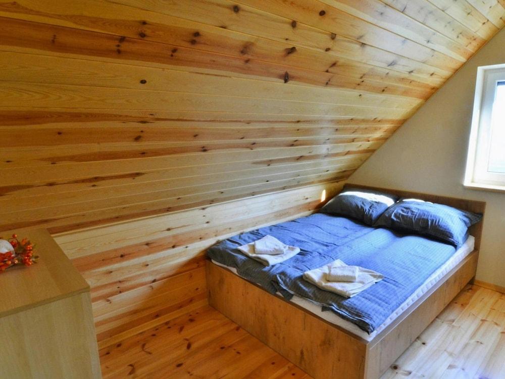 Holiday Home With Private Garden Close to the Lake