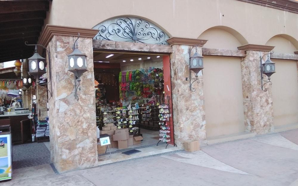 Marina Junior Suites