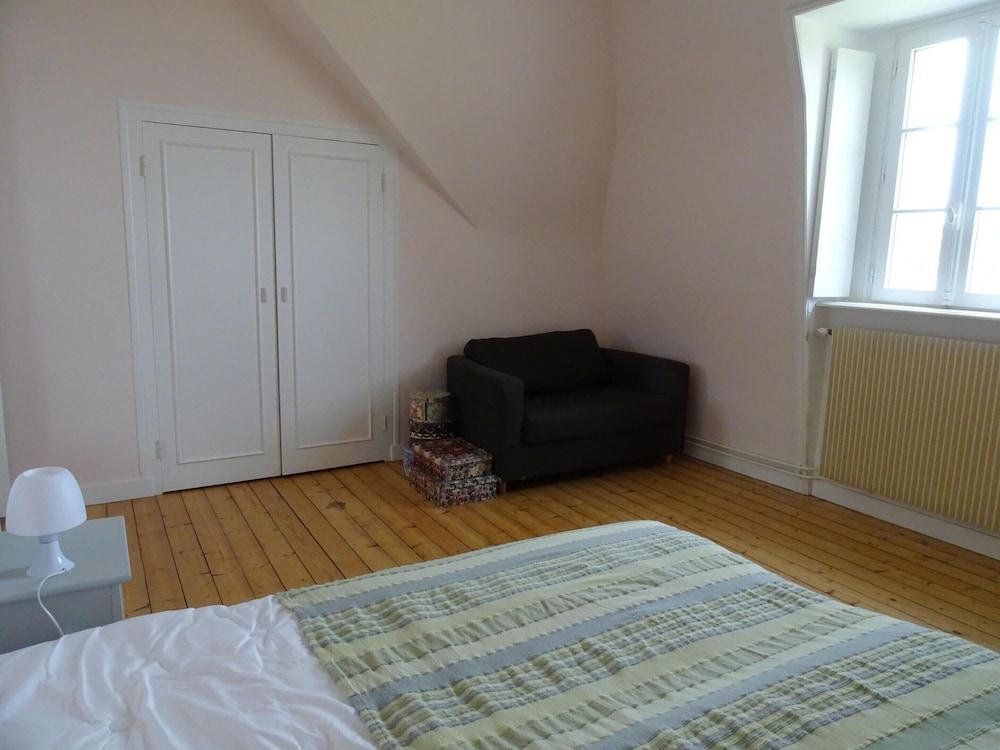 Villa With Direct Access to the Beach