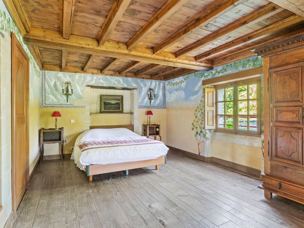 Norman Manor House 8-10 Pers