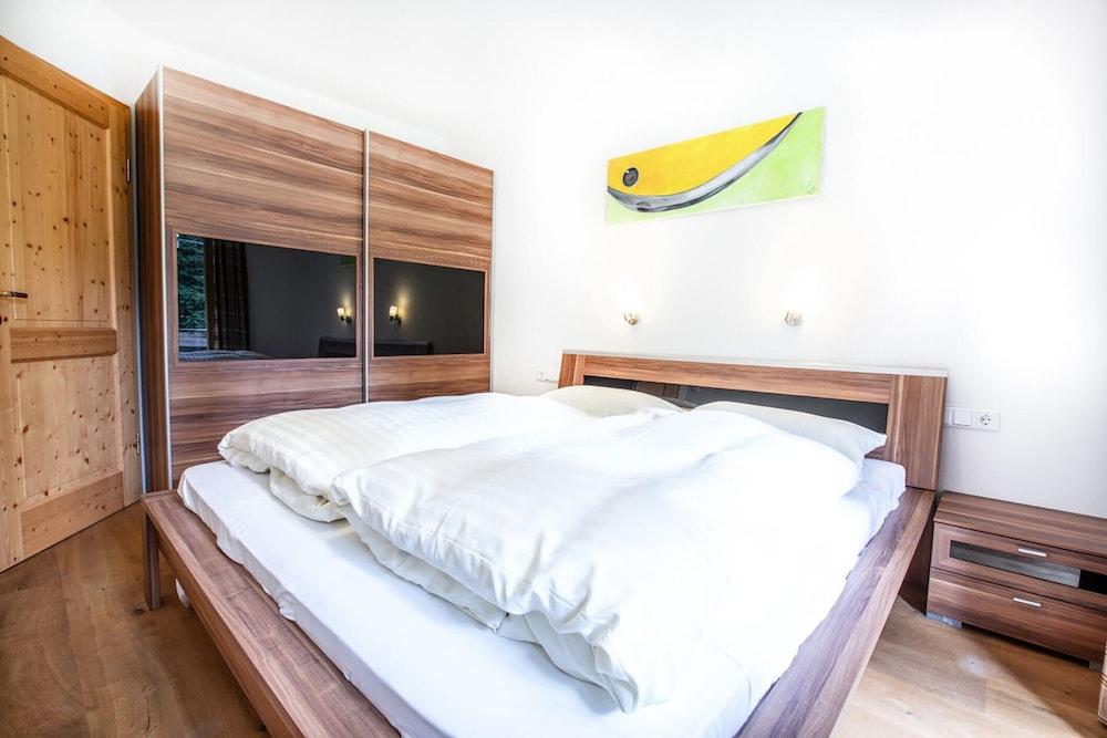 Chalet Hochkrimml With Sauna on the ski Slope