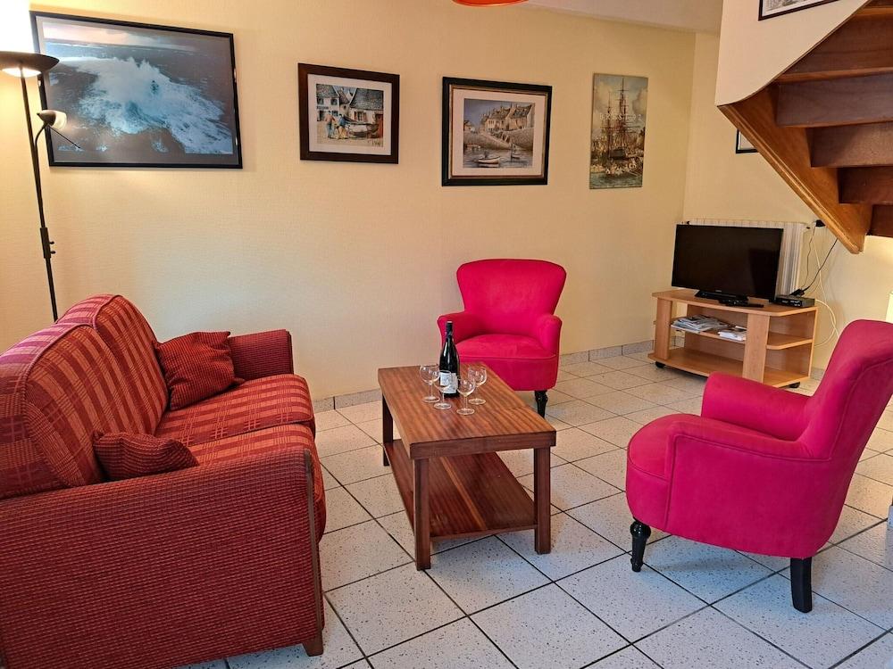 Semi-detached House With sea Views, Porspoder