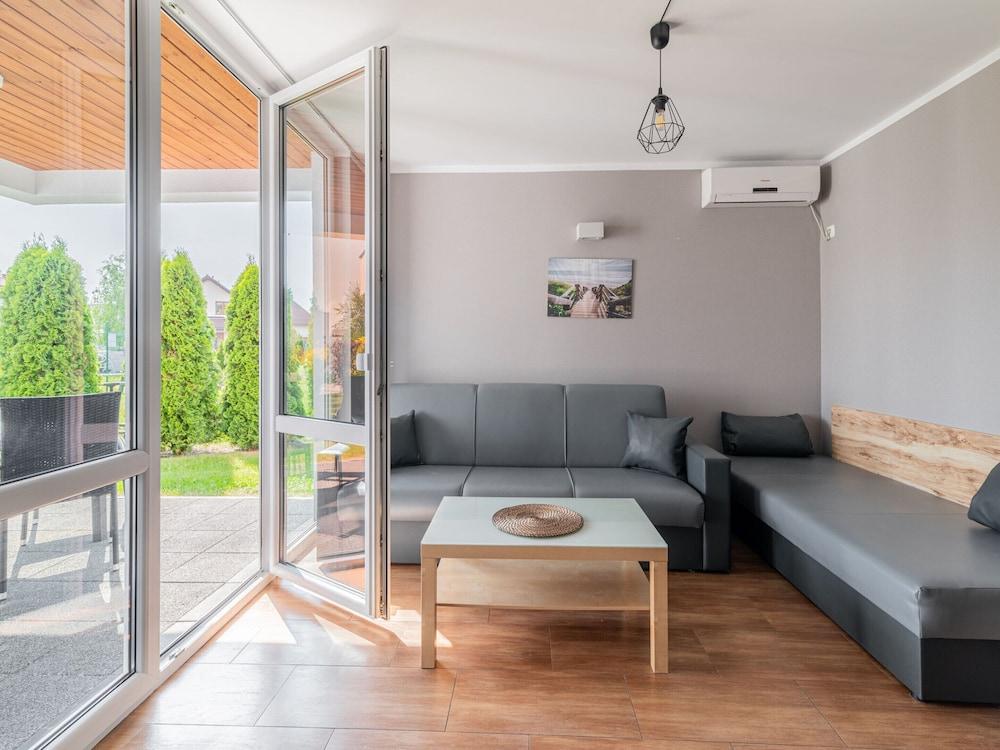 Holiday Homes With Pool, Close to the Beach