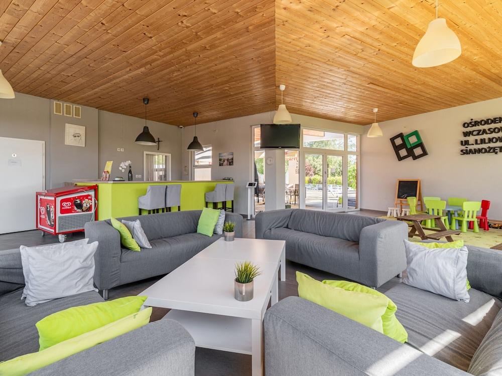 Holiday Homes With Pool, Close to the Beach