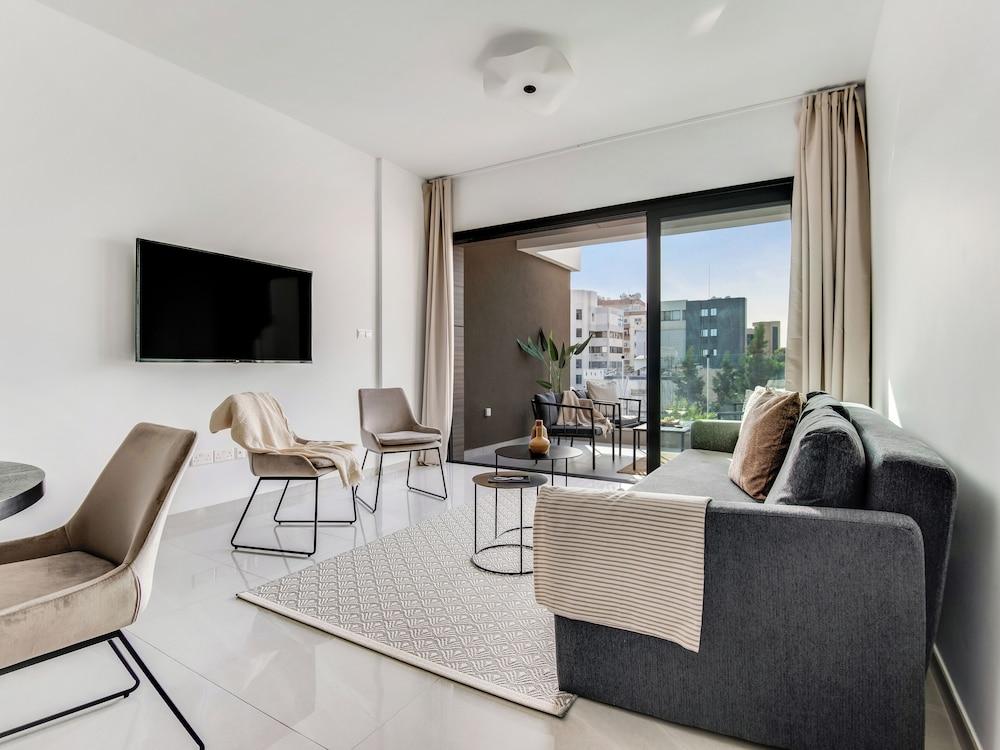 Sanders Premier Downtown