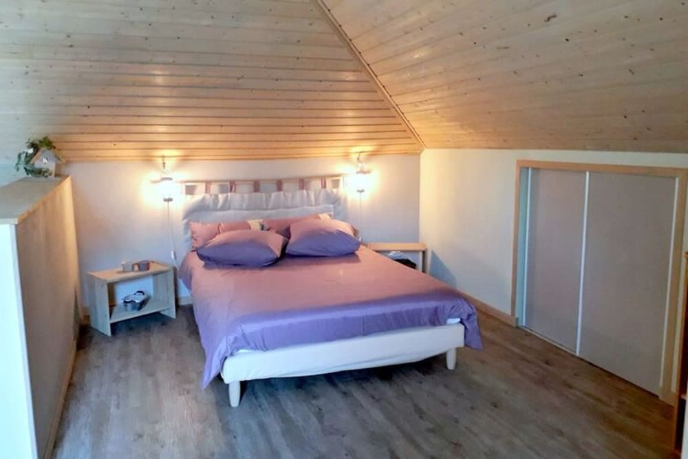 Bungalow in Telgrus sur mer Near Sandy Beach