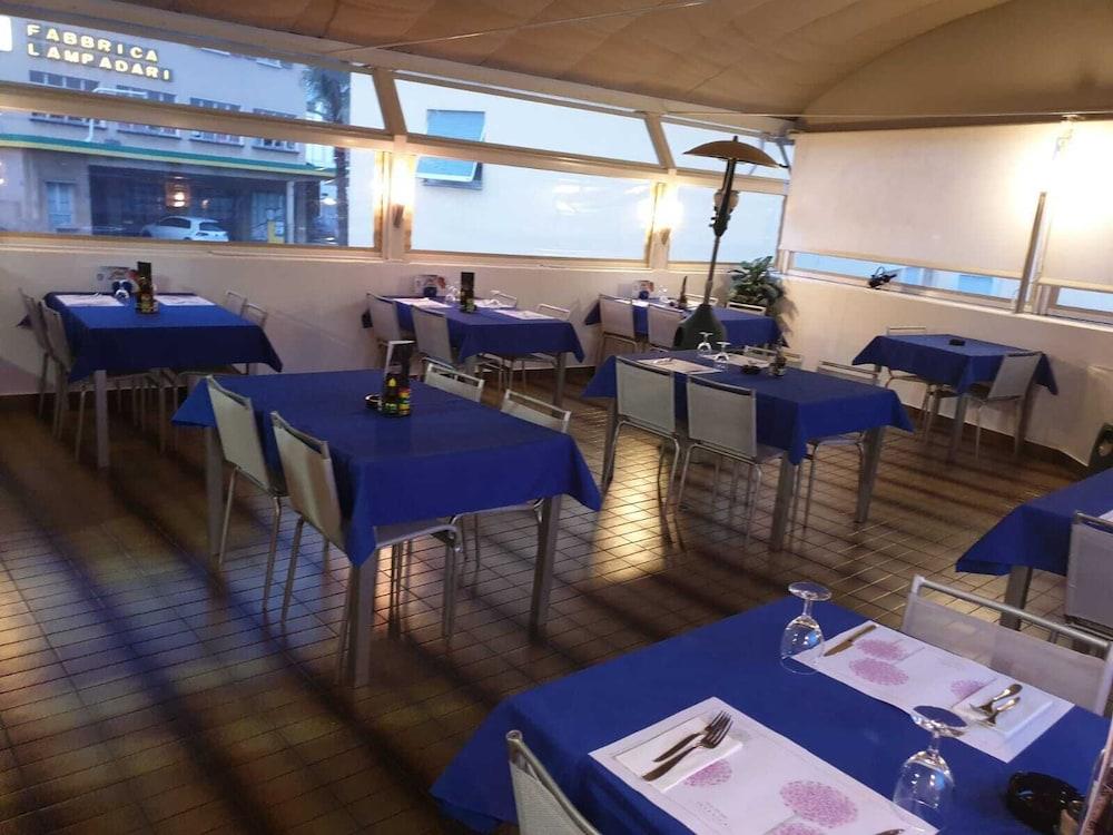 Room-double Room With Air Conditioning -