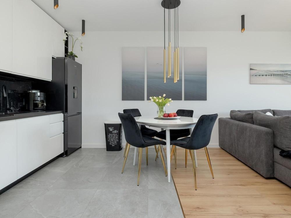 Apartment Overlooking the River, Pool, Dziwnow