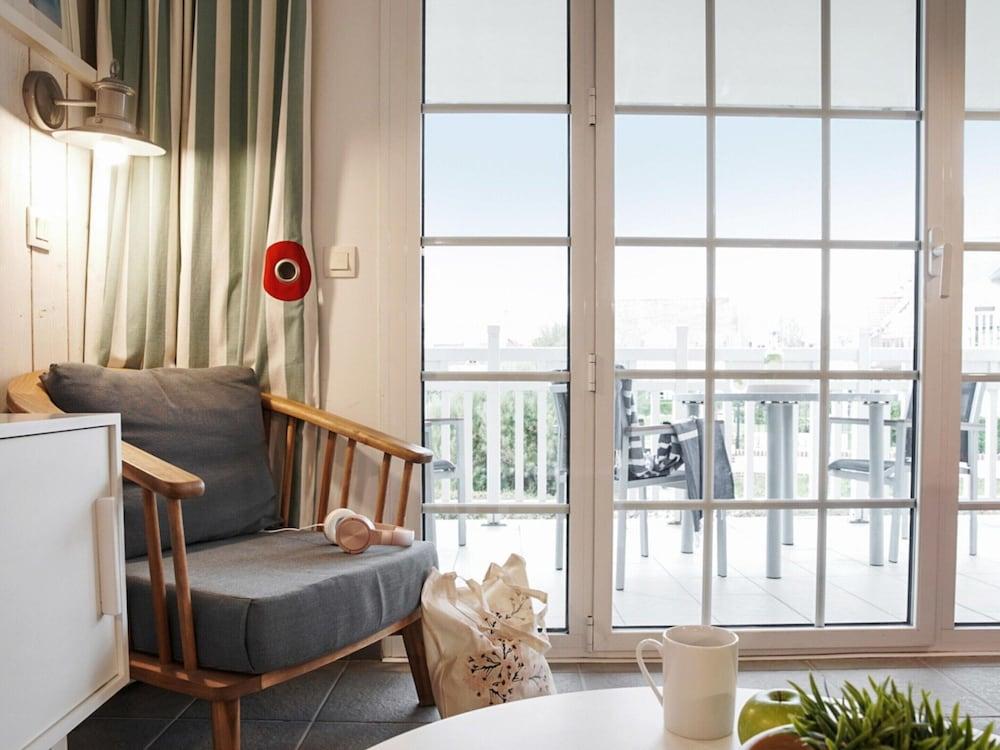 Flat on the Beach With Pool in Le Crotoy