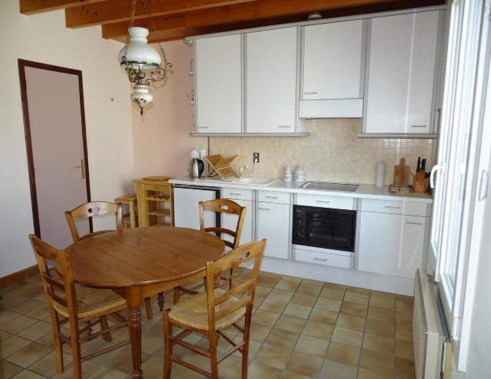 Old-world Retreat With Comfort