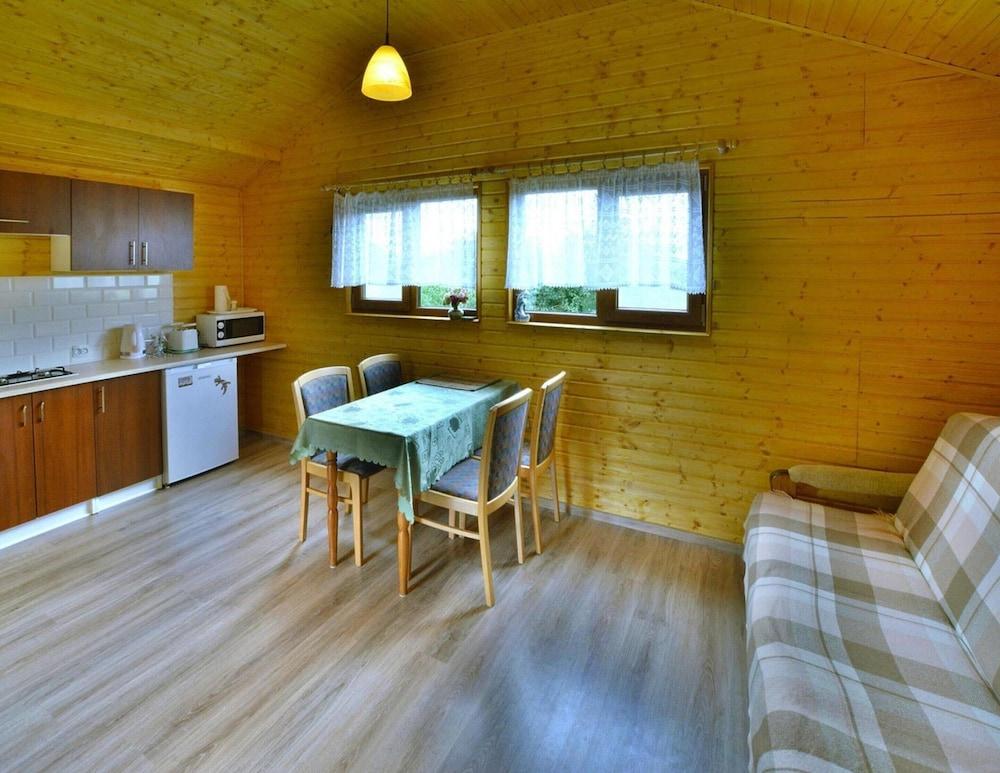 Cottages in a Quiet Neighborhood, Rusinowo