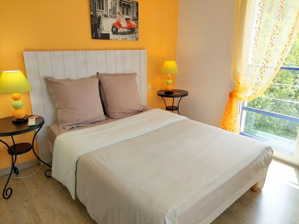 Seaside Villa in Guisseny With Stunning Views