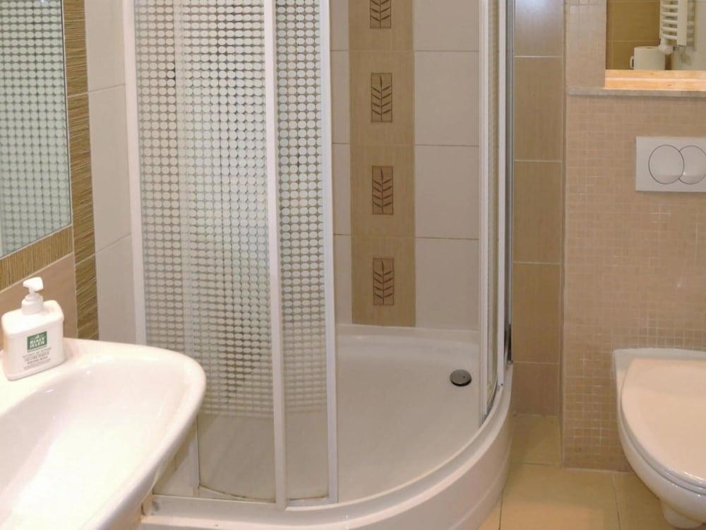 Apartment for 4 People in Swinoujscie, 300m to the Beach