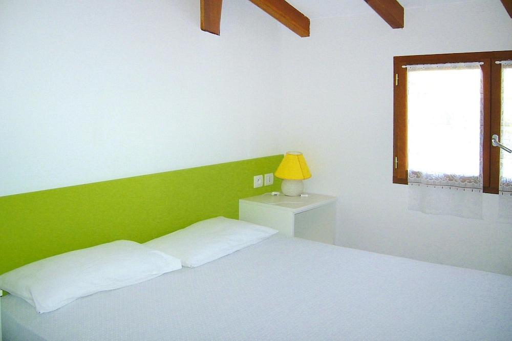 Apartment in Pinarellu Near Beach & Pool