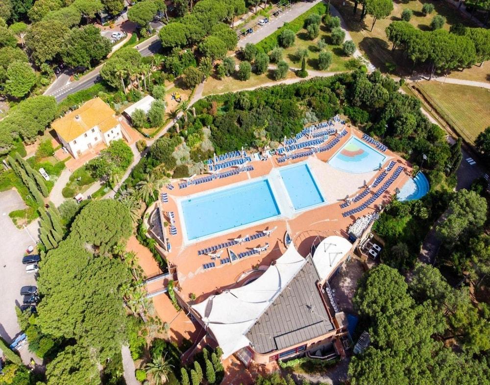 San Vincenzo Bungalow With Sauna