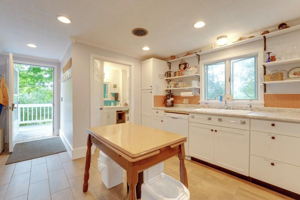 'the Watson House' ~ 16 Mi to Sebago Lake!