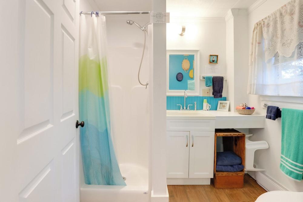 'the Watson House' ~ 16 Mi to Sebago Lake!