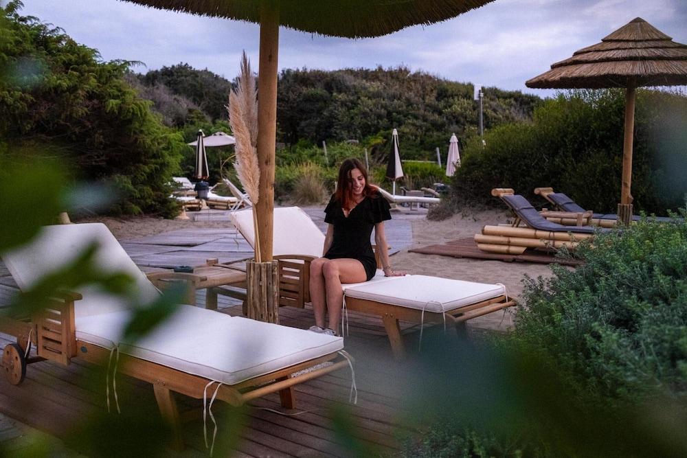 Bungalow in San Vincenzo With Sun Shower