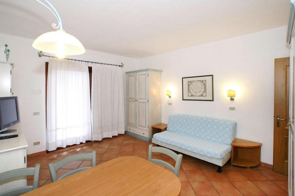 Apartment in Holiday Complex Only 100 m From the Beach