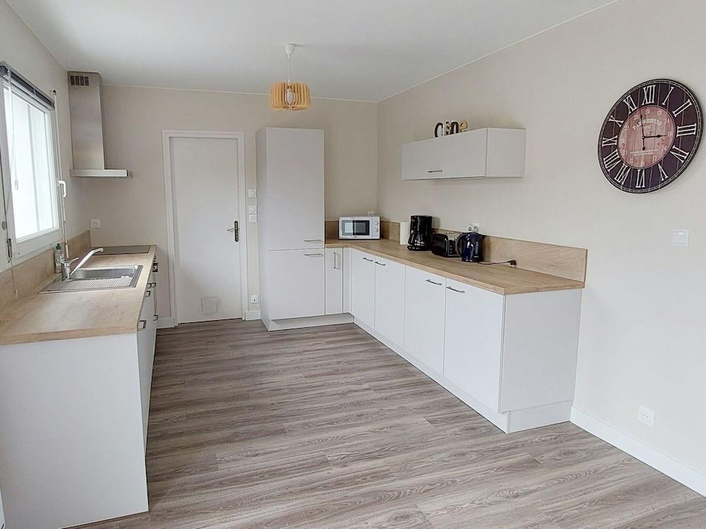 Holiday Home in Plouarzel Near Sandy Beaches