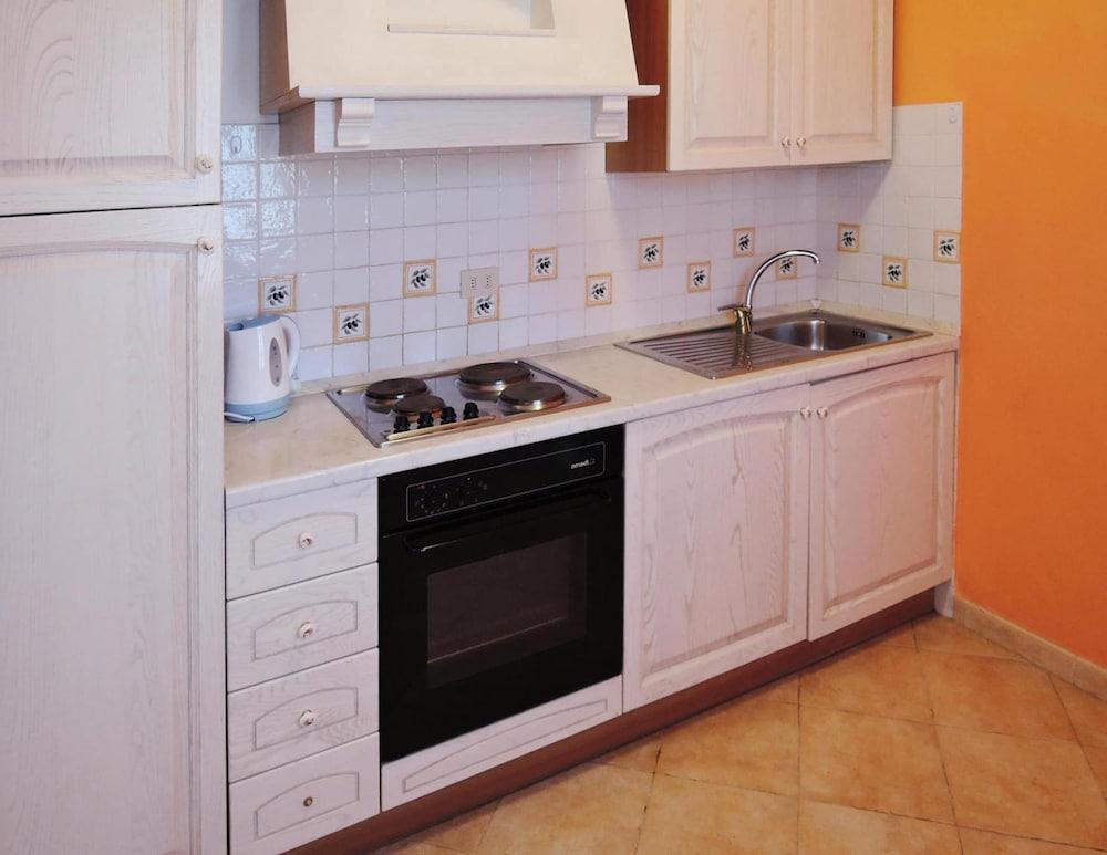 Apartment in Vinci With Pool & Wellness