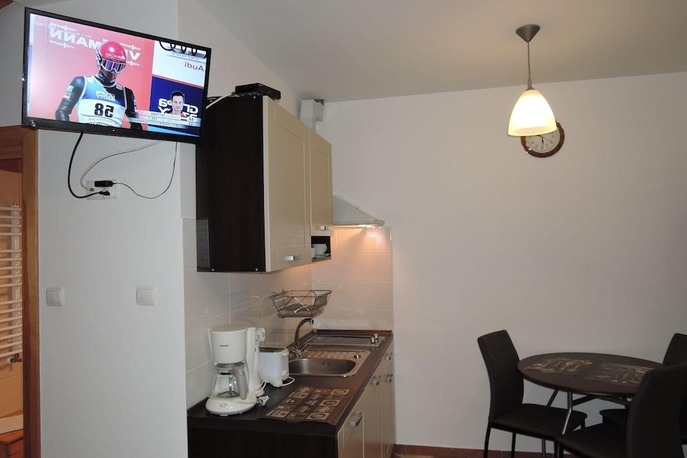 Kolczewo Cottage With BBQ & Garden