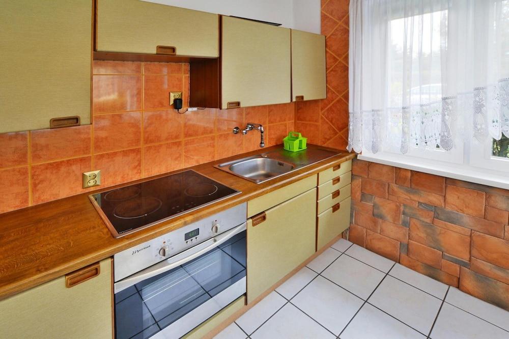 Spacious Cottage, Idyllic Right on the Lake, Spore