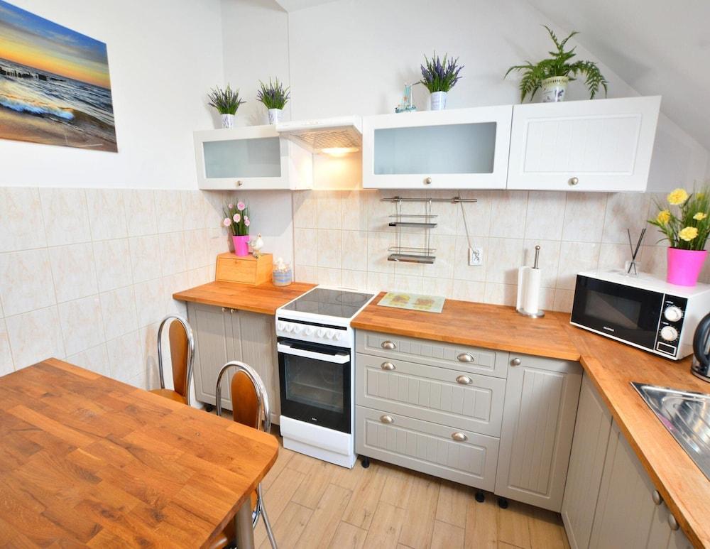 Holiday Apartment, 3 Bedrooms, Garden, Slowino