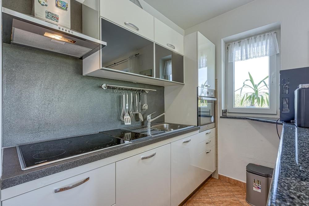 App Mariella 150m From the sea